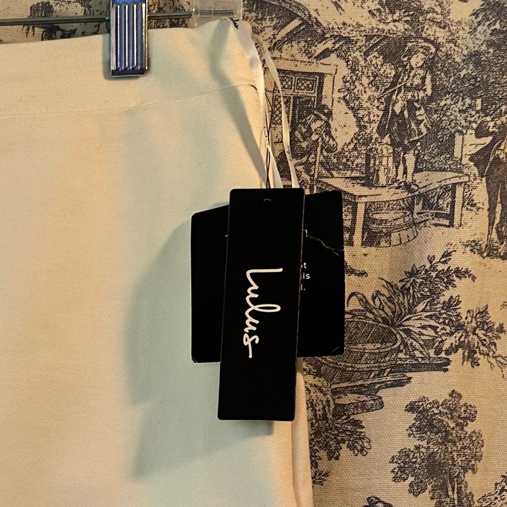 Lulus - Picture 6 of 6